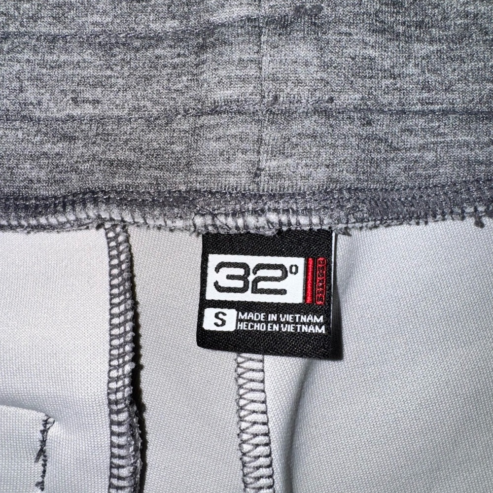 Men's 32 Degrees Gray Sweatpants with Tapered Leg and Elastic Waistband. Small. - Picture 2 of 2